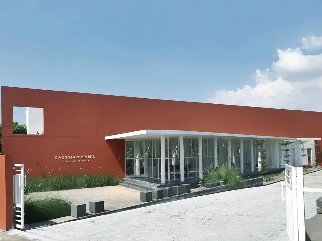 Gaussian Kamil School